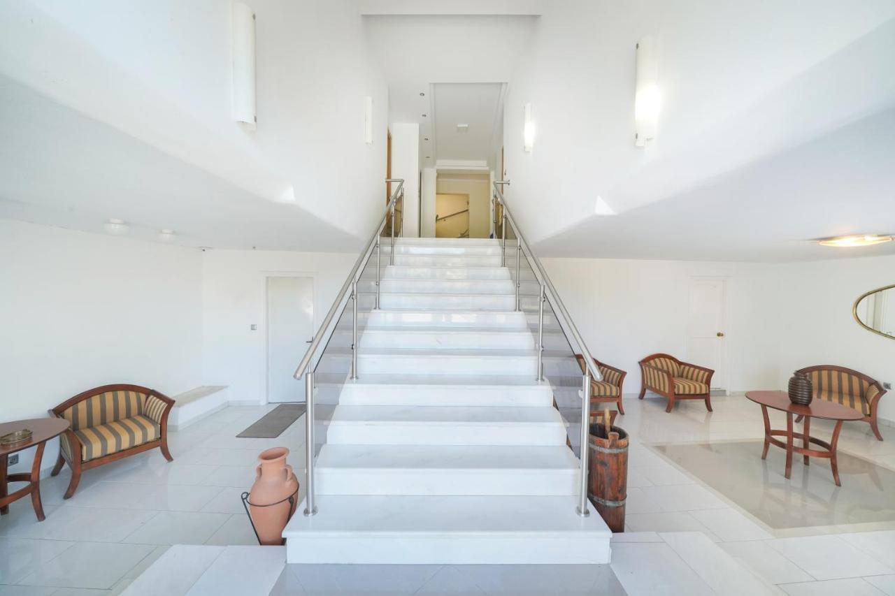 Versa Apartment *
